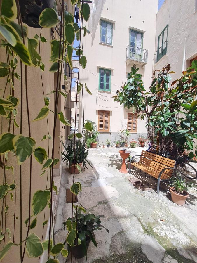Ai Due Cortili Apartment *
