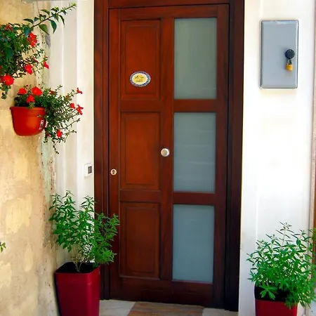Appartement Ai Due Cortili à Trapani Chambre photo